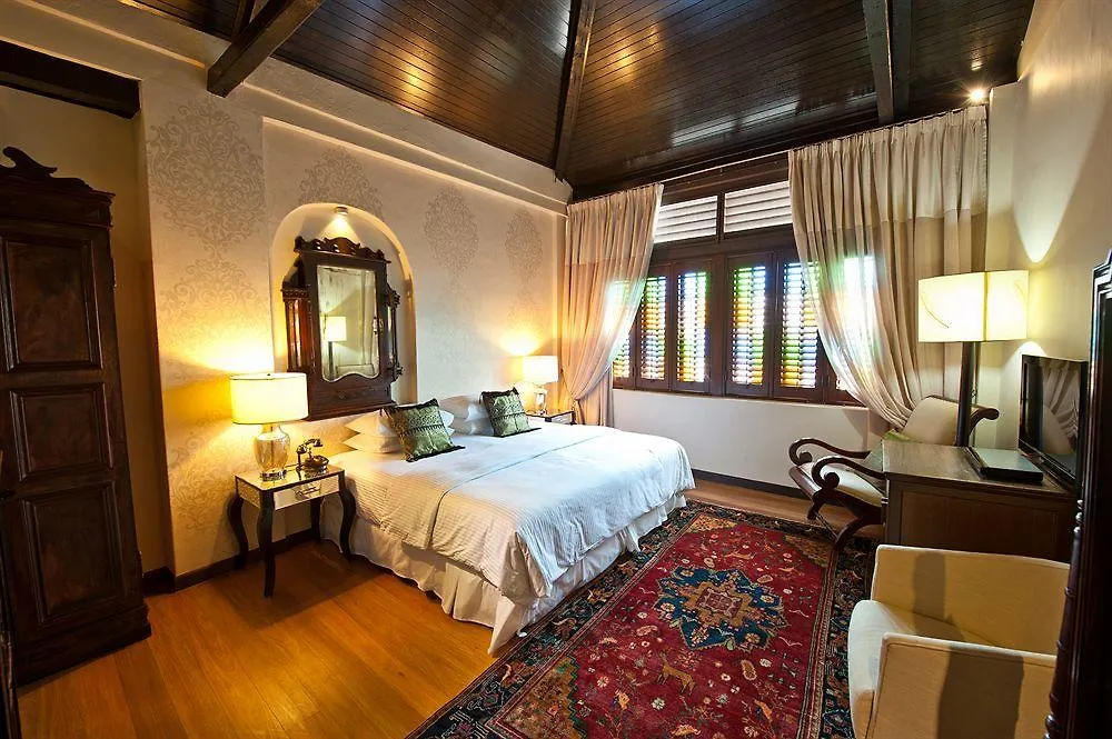 Campbell House Hotel George Town 4*,
