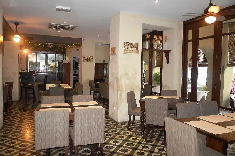 Campbell House Hotel George Town